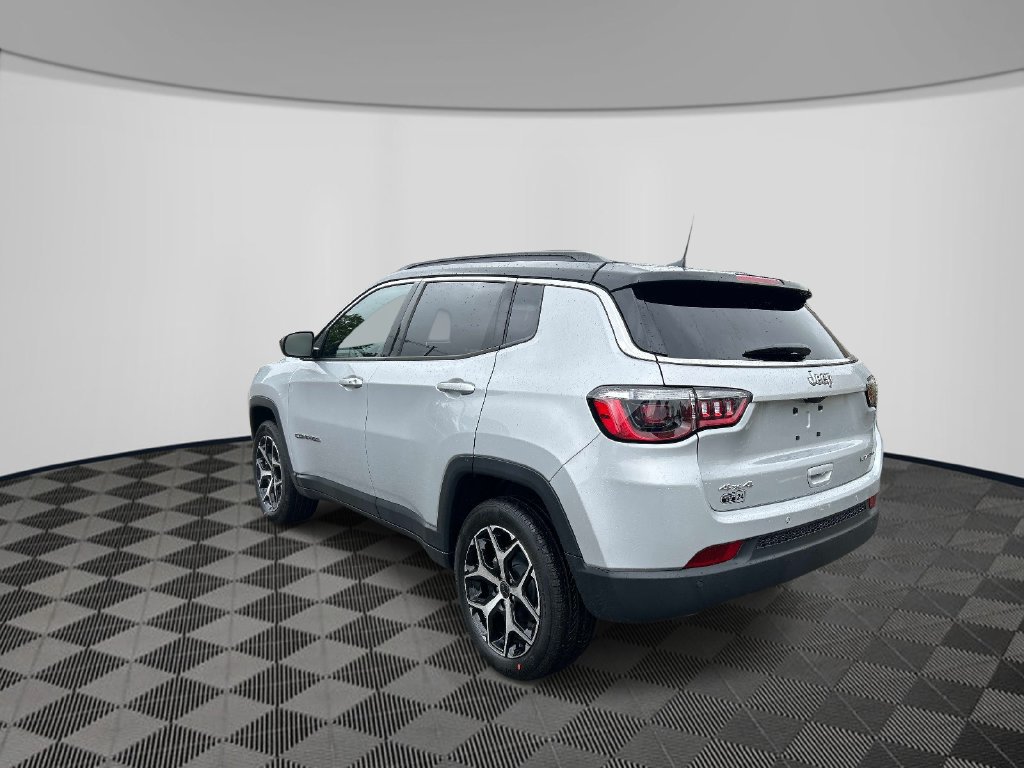 Certified 2026 Jeep Compass Limited AWD/4WD image 3