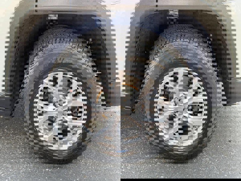 Used 2022 Jeep Grand Cherokee L Limited AWD/4WD image 7