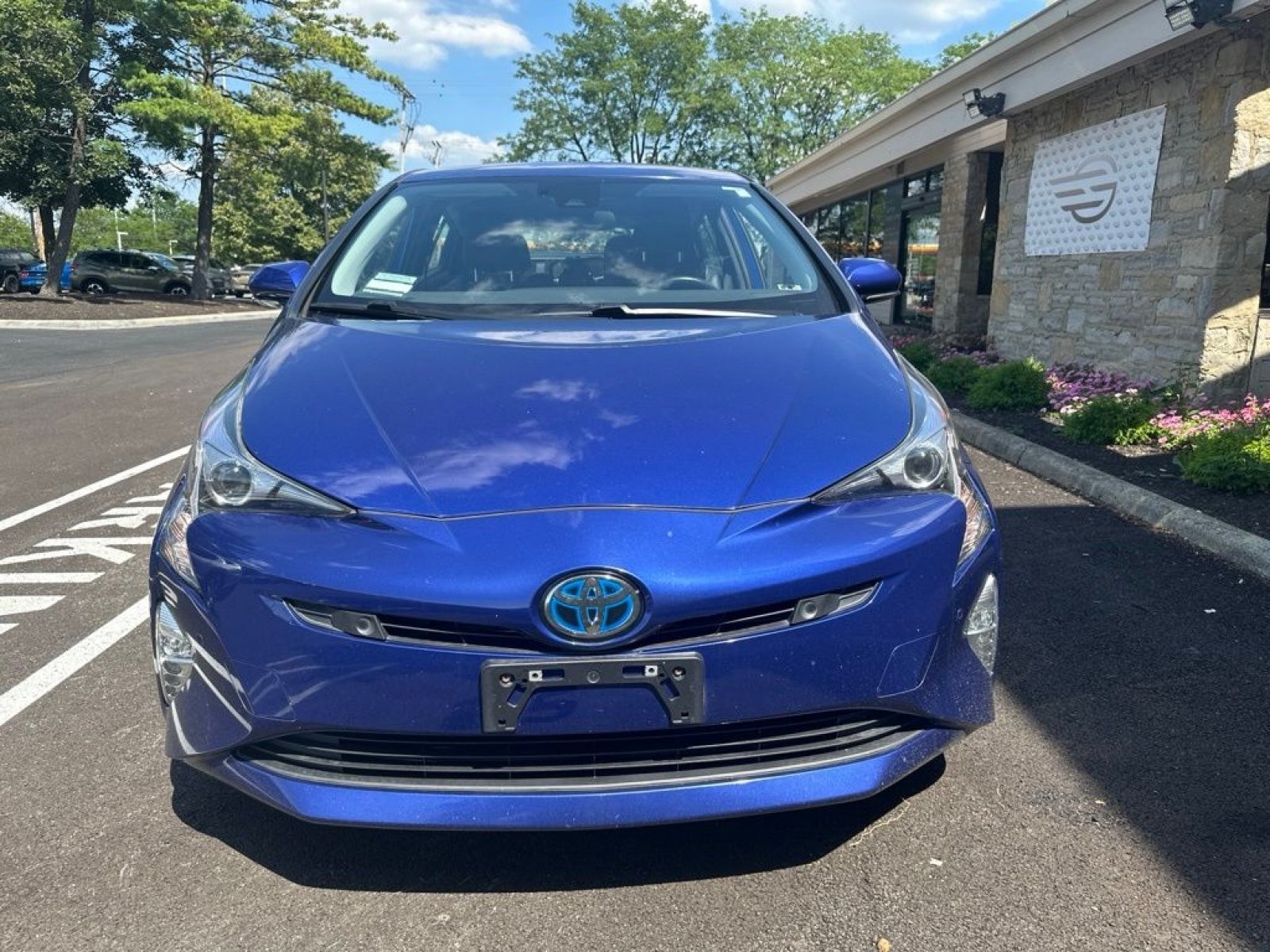 Used 2017 Toyota Prius Three Touring FWD image 2