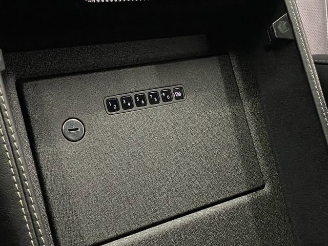 Used 2023 Jeep Wagoneer L Series III w/ Preferred Equipment Group image 31