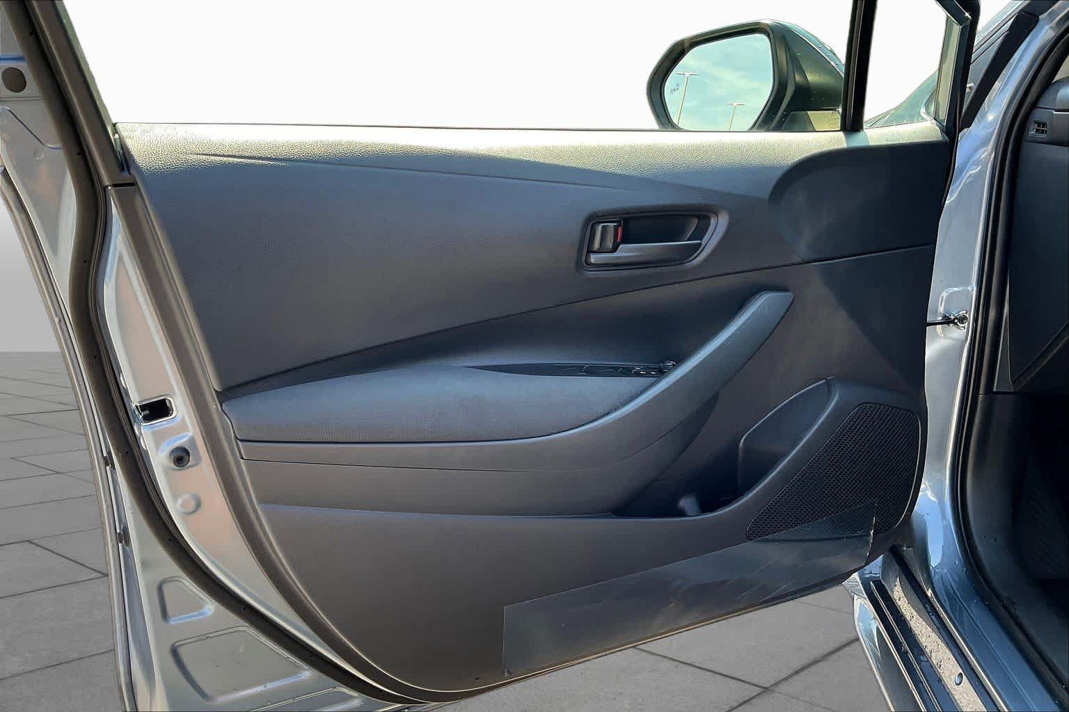 Used 2026 Toyota Corolla LE FWD image 21