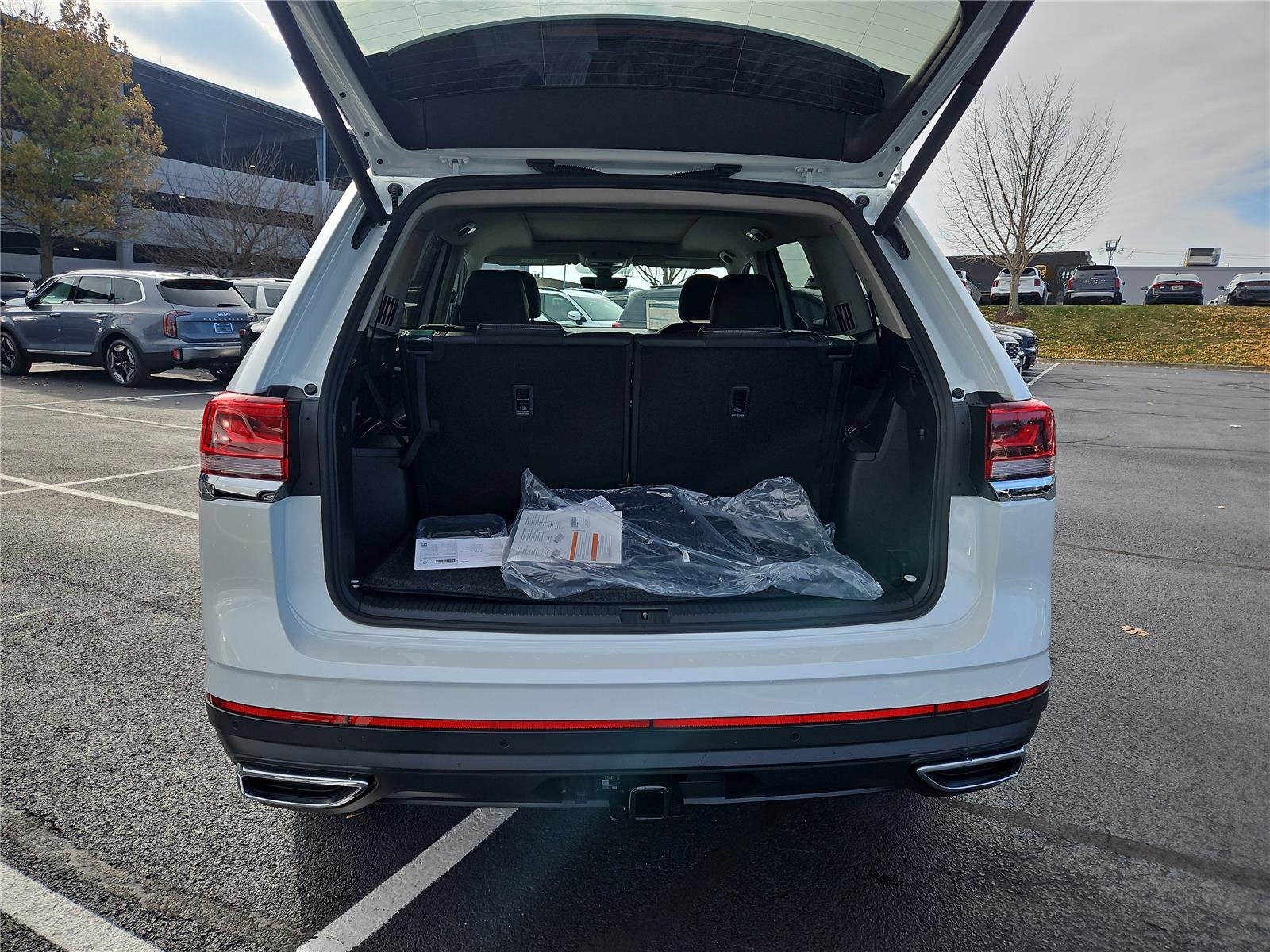 New 2026 Volkswagen Atlas SE image 5