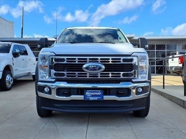 New 2024 Ford F550 4x4 SuperCab Super Duty image 2