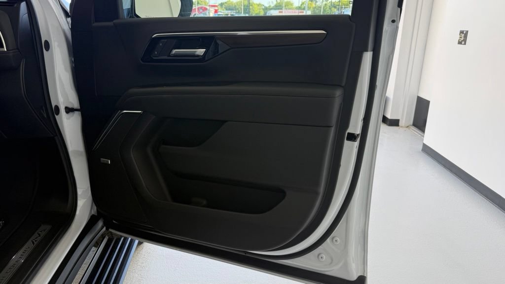 New 2026 Chevrolet Tahoe High Country AWD/4WD image 44