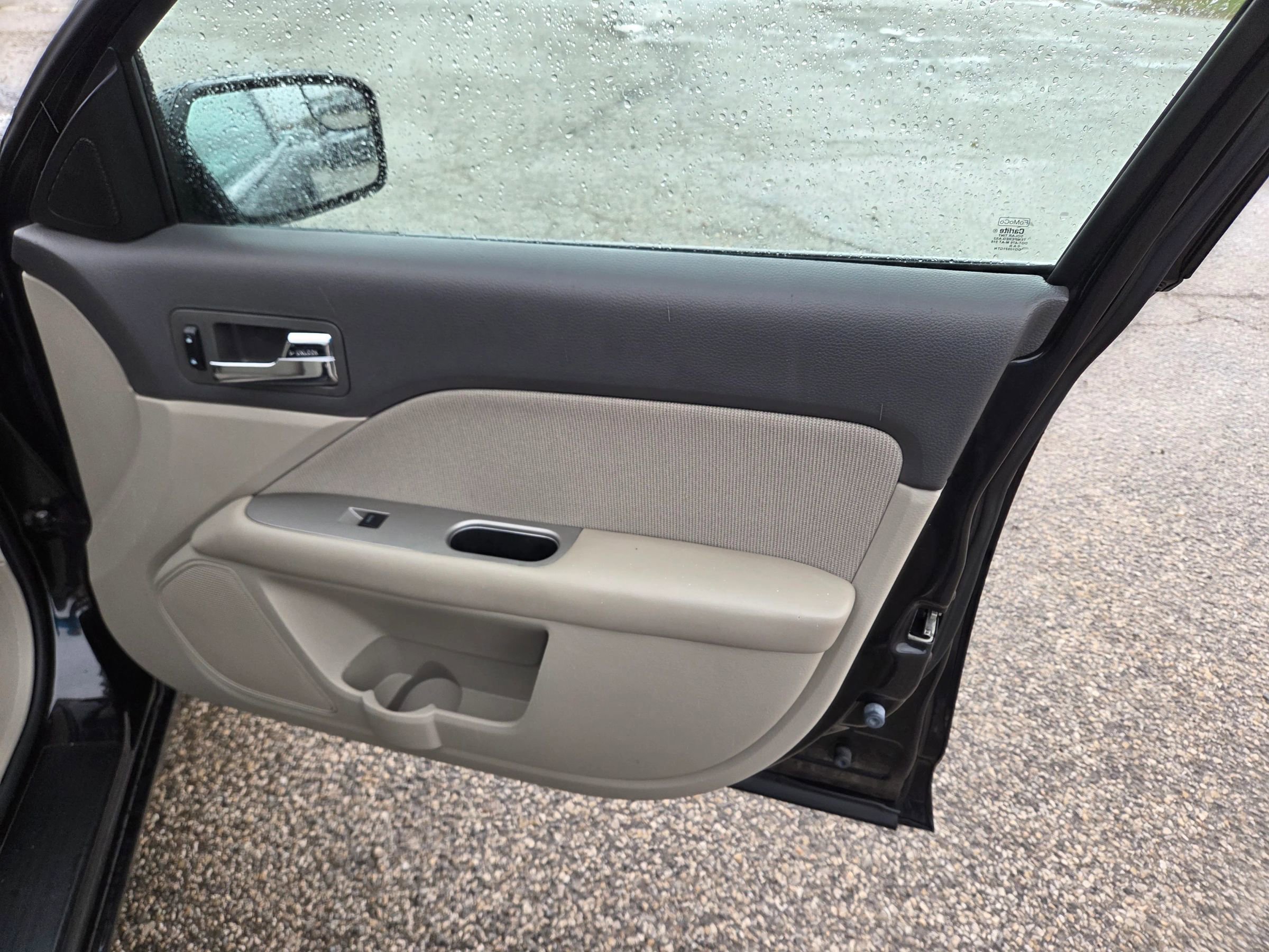 Used 2011 Ford Fusion Hybrid FWD image 24