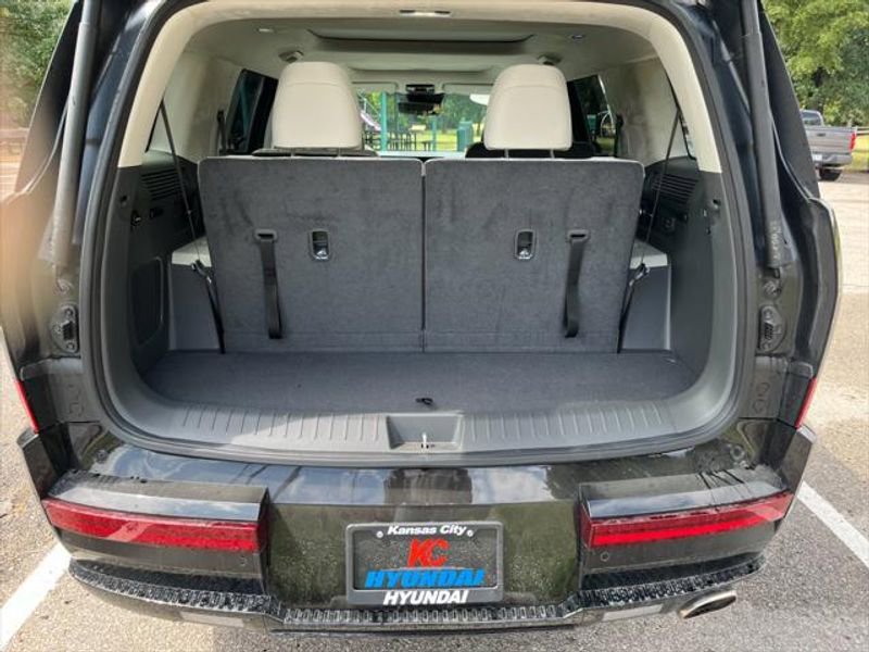 Used 2025 Hyundai Santa Fe Calligraphy image 21