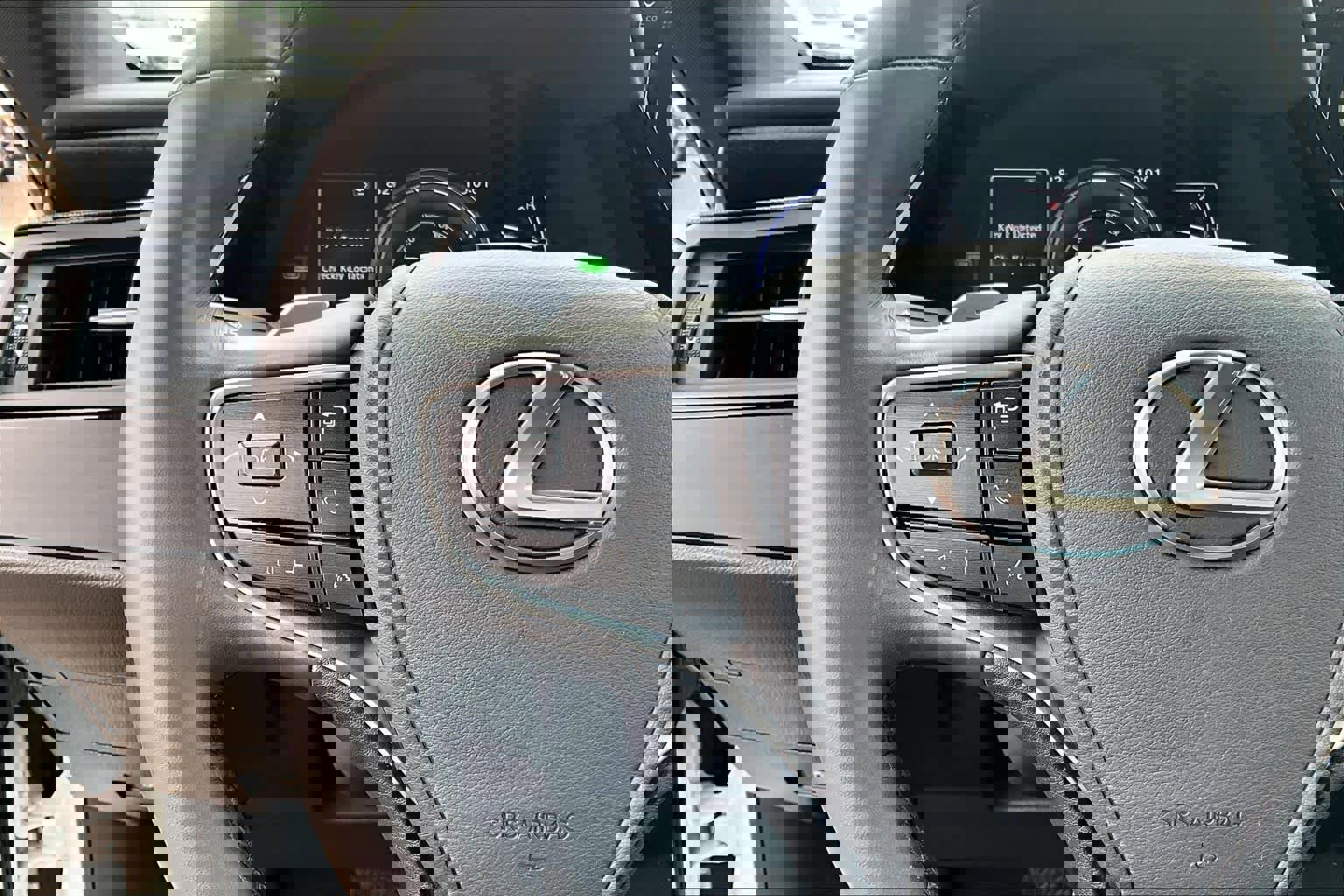 Used 2024 Lexus ES 300h w/ Premium Package image 20