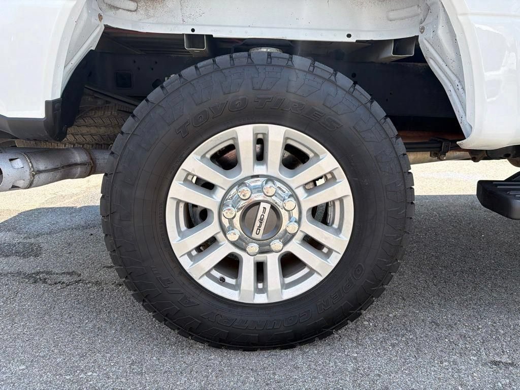 Used 2017 Ford F250 XLT AWD/4WD image 12