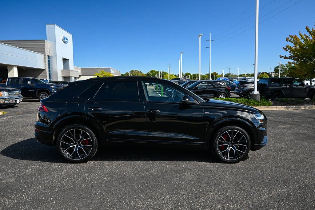 Used 2022 Audi Q8 Premium Plus image 3