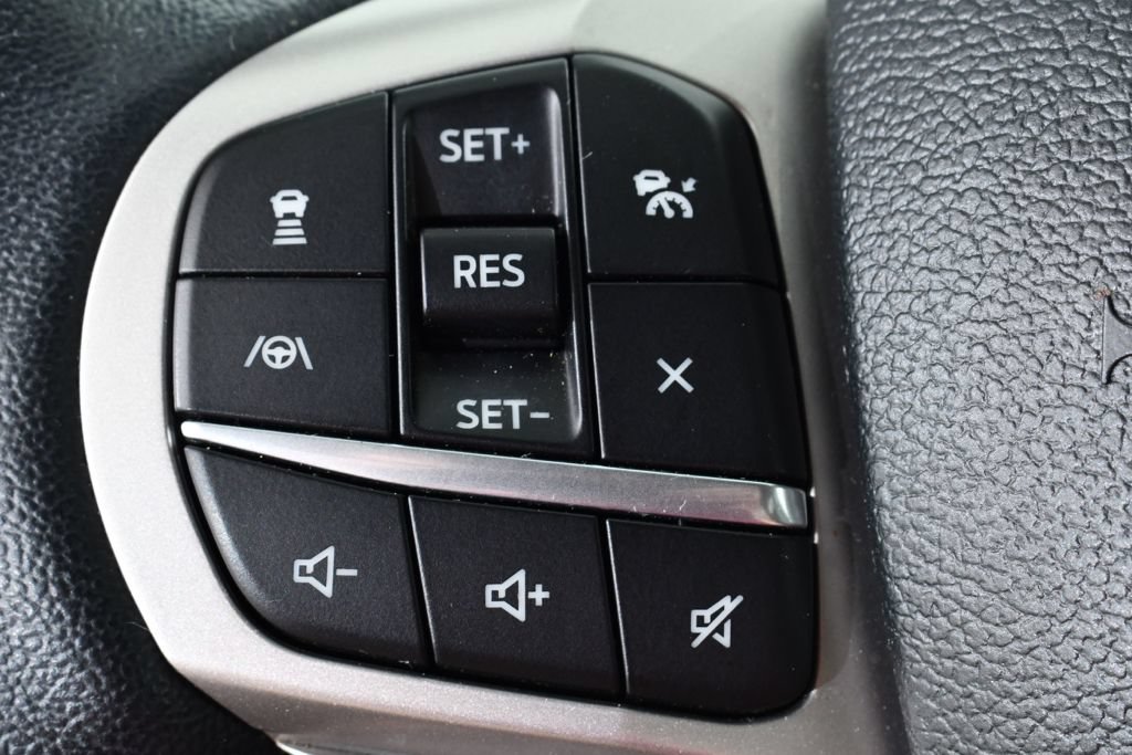 Used 2022 Ford Explorer XLT w/ Equipment Group 202A AWD/4WD image 33