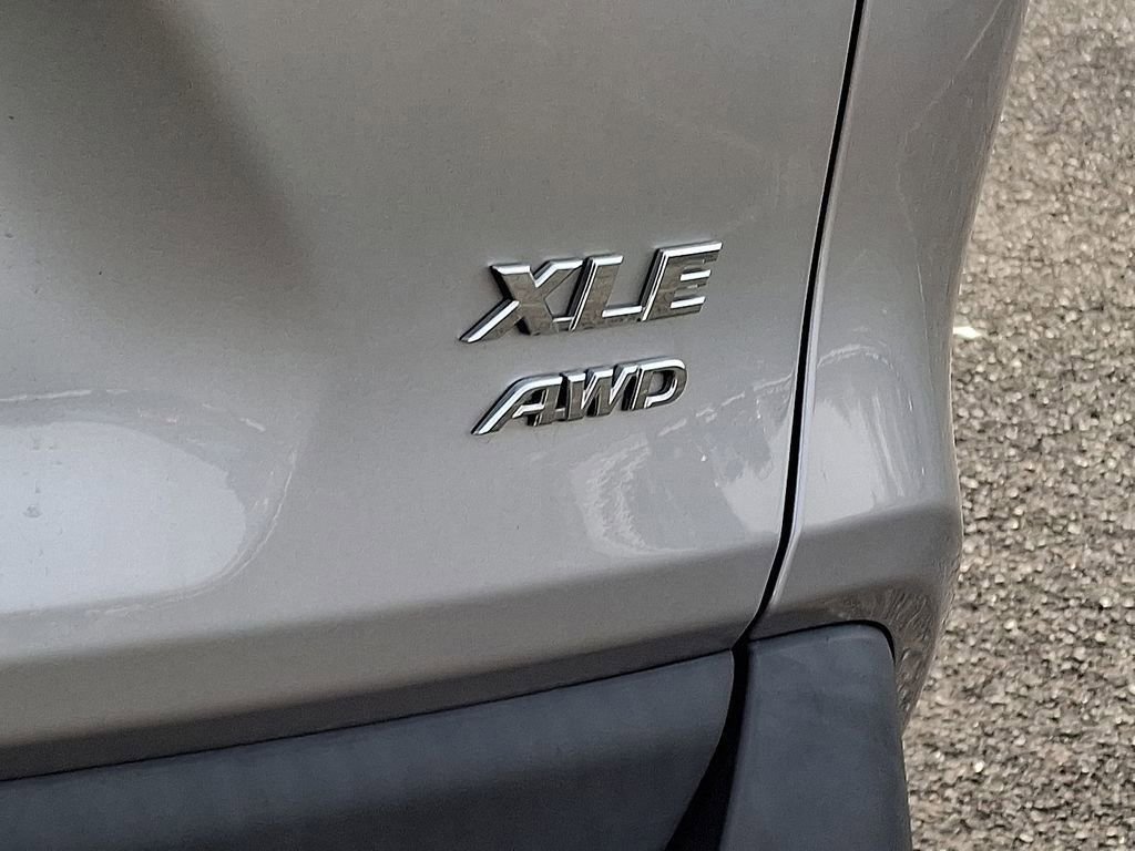 Used 2021 Toyota RAV4 XLE w/ Convenience Package AWD/4WD image 32