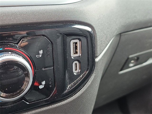 Used 2025 GMC Sierra 1500 SLT image 17