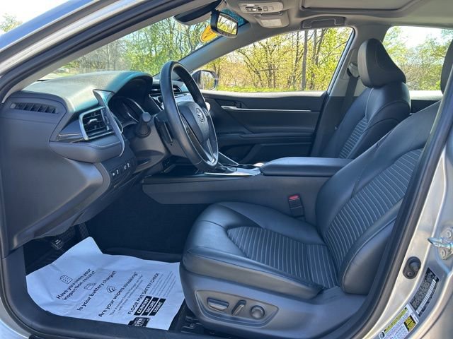 Used 2020 Toyota Camry SE w/ Audio Package FWD image 9