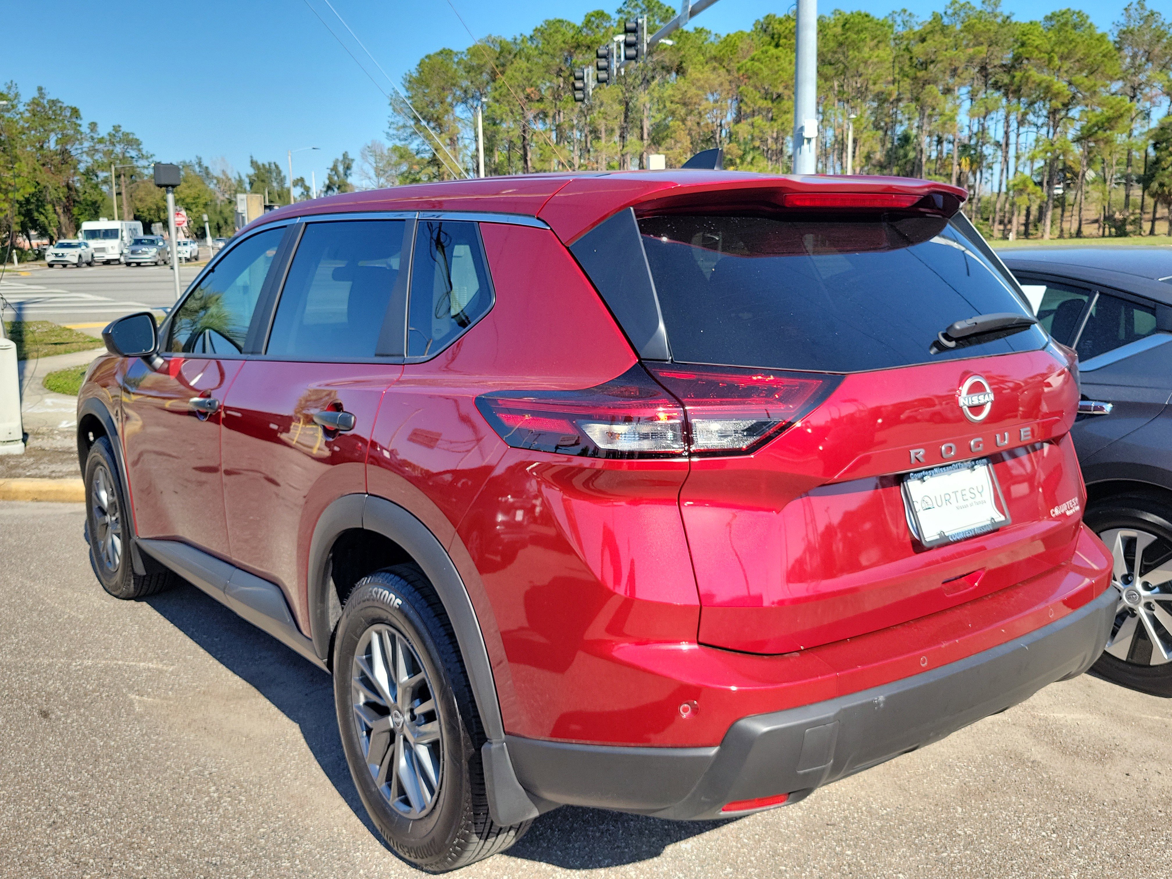 Certified 2025 Nissan Rogue S image 6