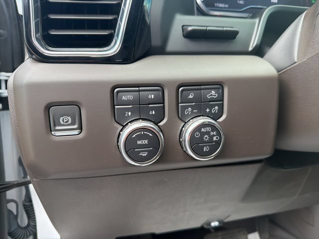 Used 2024 GMC Sierra 1500 Denali w/ Technology Package AWD/4WD image 23