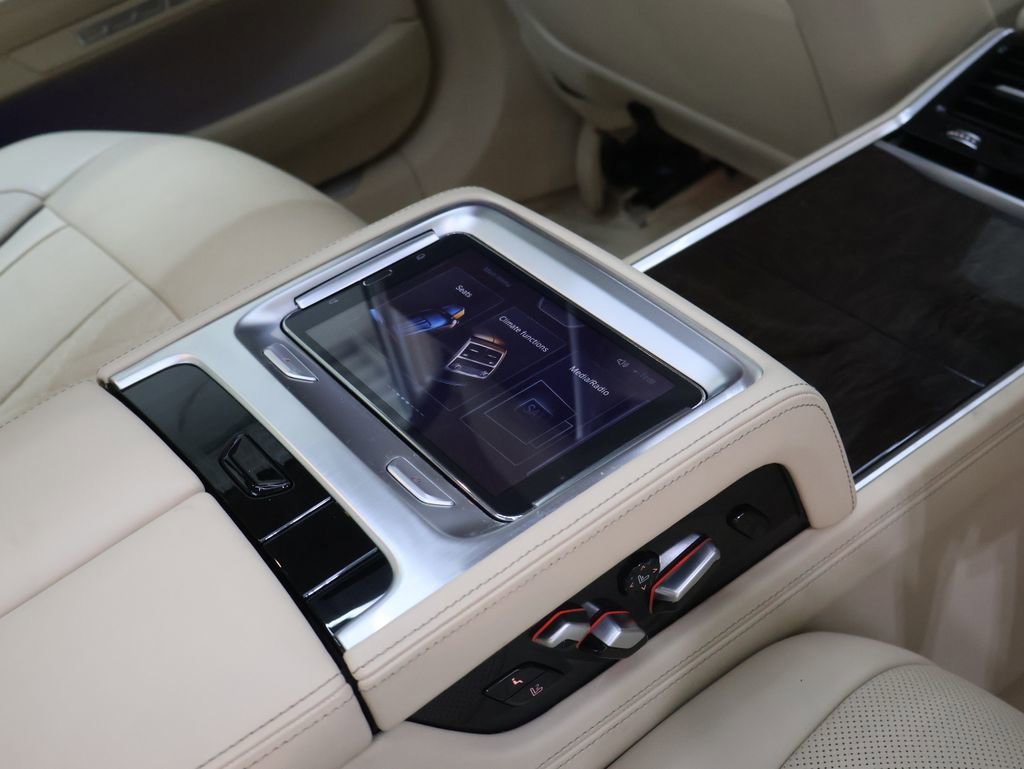 Used 2016 BMW 750i xDrive image 16