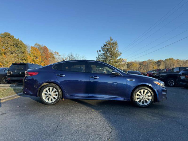 Used 2017 Kia Optima LX image 4