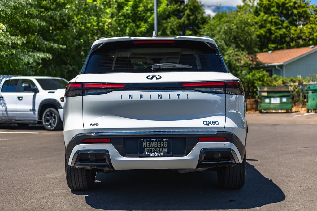 Used 2024 INFINITI QX60 Luxe AWD/4WD image 8