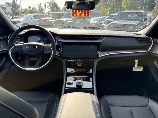 New 2026 Jeep Grand Cherokee Limited w/ Limited Altitude Package AWD/4WD image 11