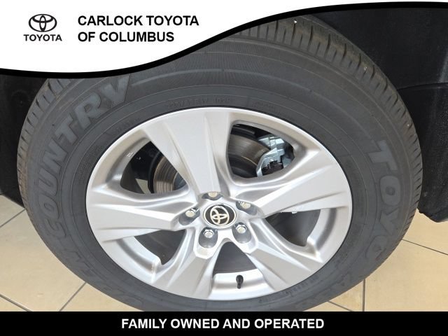 Used 2025 Toyota RAV4 XLE AWD/4WD image 10