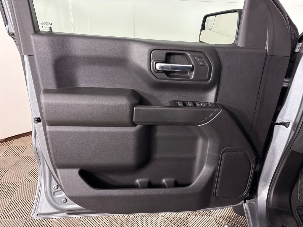 Used 2023 Chevrolet Silverado 1500 Custom RWD image 16