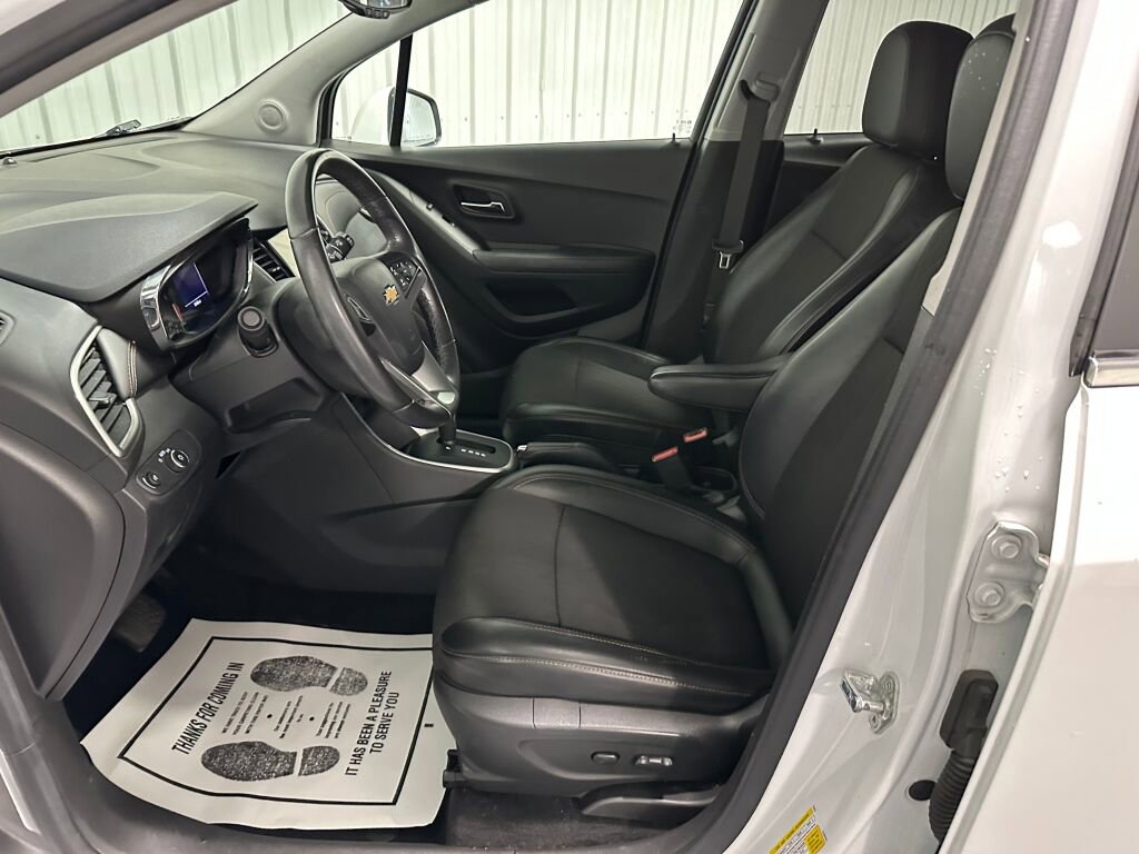 Used 2019 Chevrolet Trax LT w/ LT Convenience Package FWD image 9