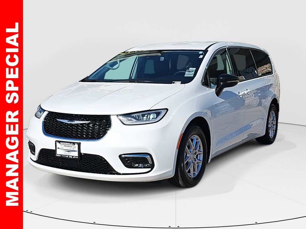 Used 2024 Chrysler Pacifica Touring-L image 7