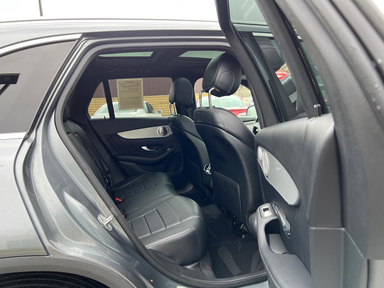 Used 2019 Mercedes-Benz GLC 300 4MATIC image 35