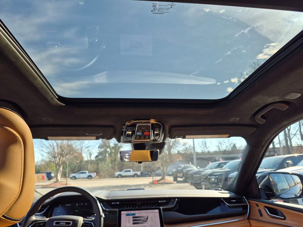 Used 2023 Jeep Grand Cherokee Summit image 12