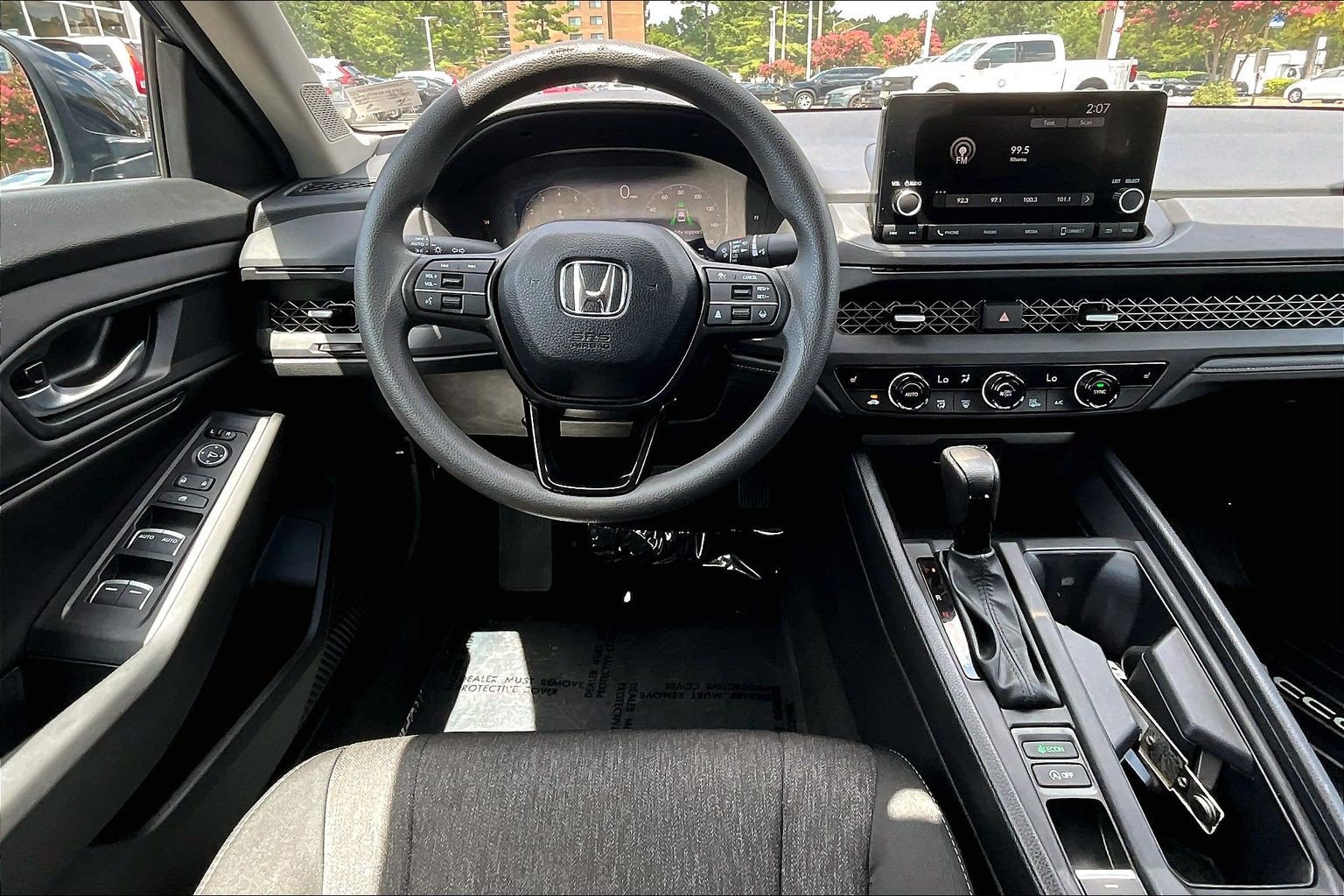 Certified 2025 Honda Accord SE image 5