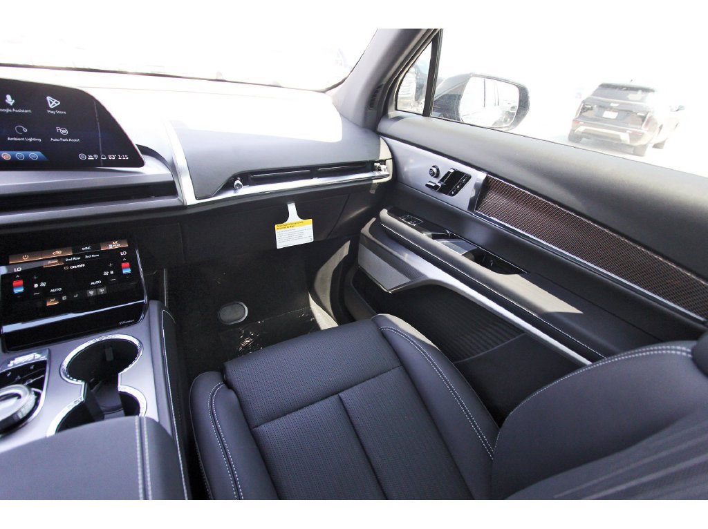 New 2027 Cadillac Vistiq Luxury AWD/4WD image 10
