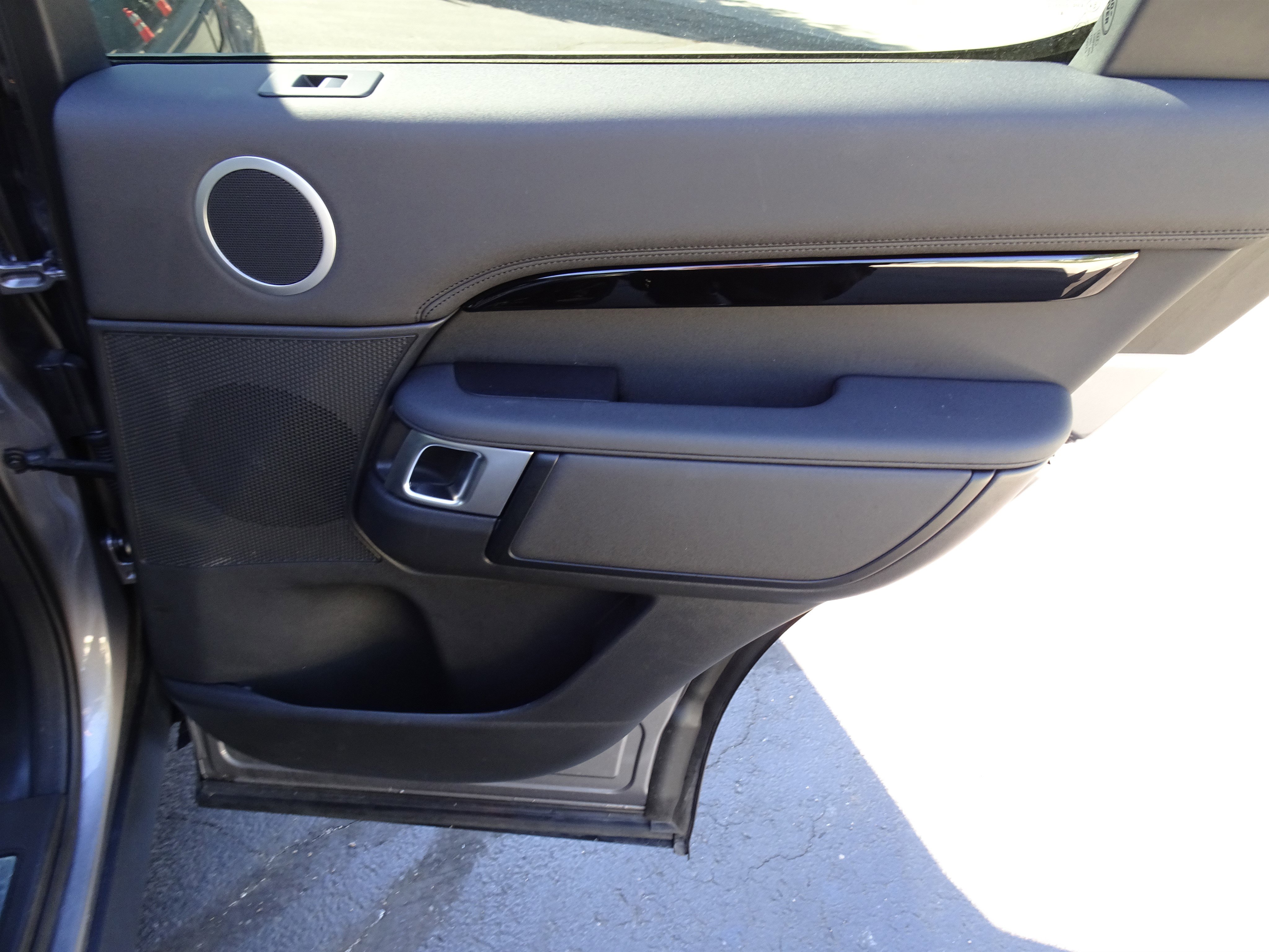 New 2025 Land Rover Discovery S AWD/4WD image 24