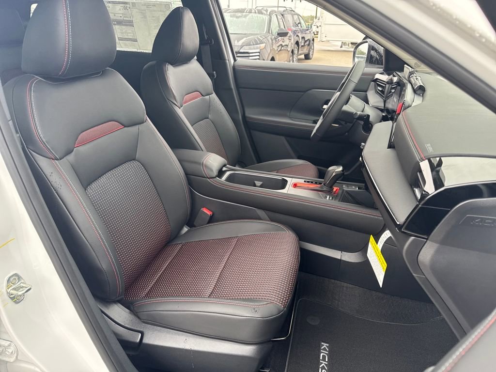 New 2026 Nissan Kicks SR w/ Cold Weather Package image 12