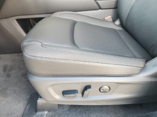 New 2026 Nissan Pathfinder SL w/ SL Premium Package FWD image 21