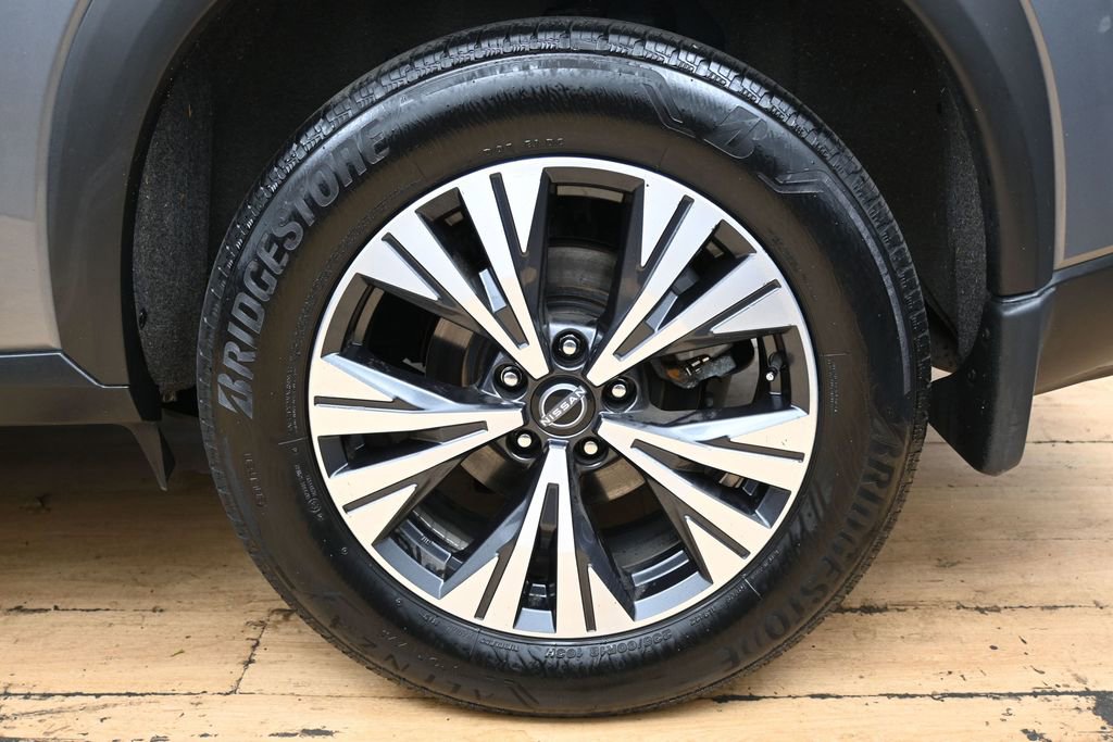 Used 2023 Nissan Rogue SV AWD/4WD image 12