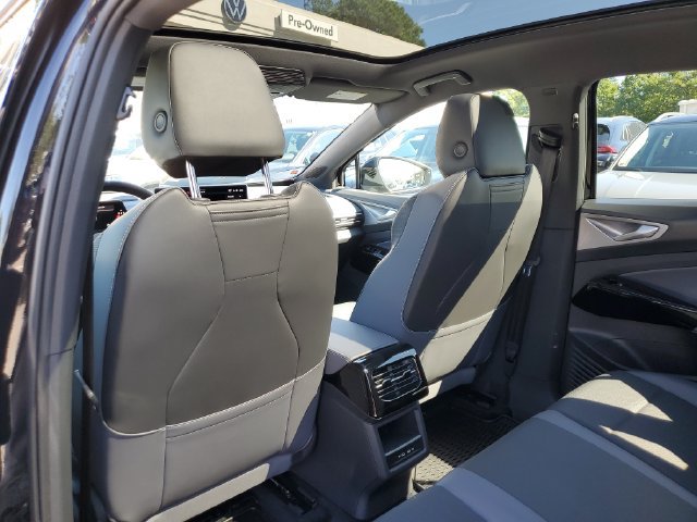 Used 2025 Volkswagen ID.4 Pro S AWD/4WD image 17