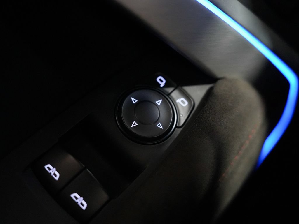 Used 2018 Chevrolet Camaro ZL1 RWD image 29