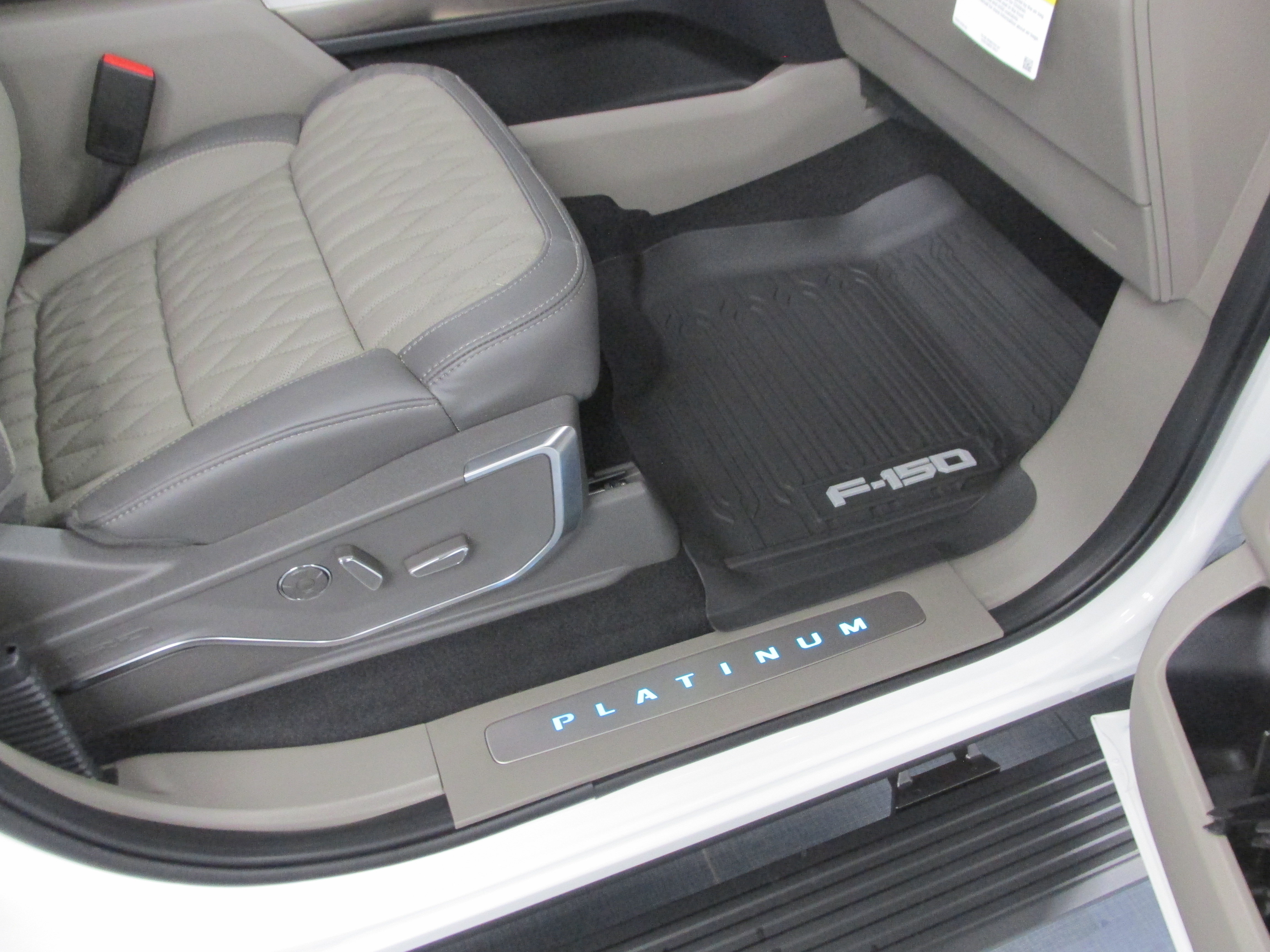 New 2025 Ford F150 Platinum image 29