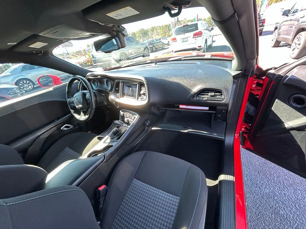 Used 2022 Dodge Challenger GT image 17