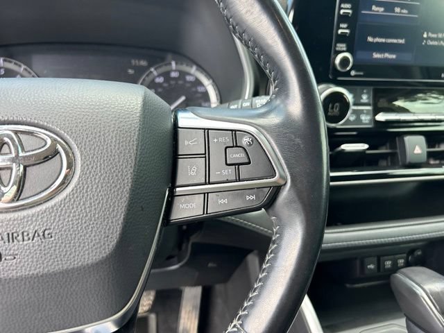 Used 2020 Toyota Highlander XLE AWD/4WD image 24