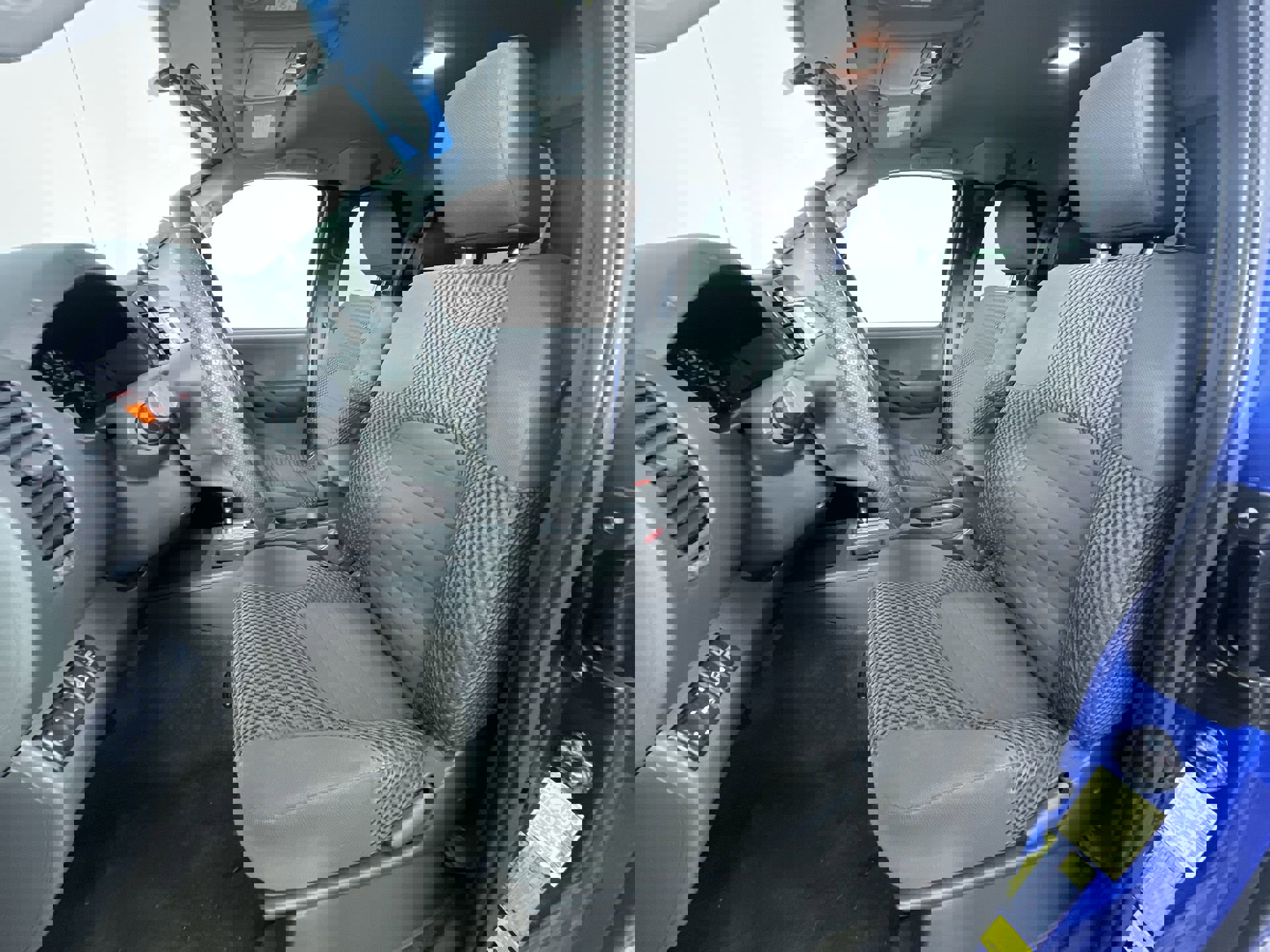 Used 2013 Nissan Frontier SV image 15