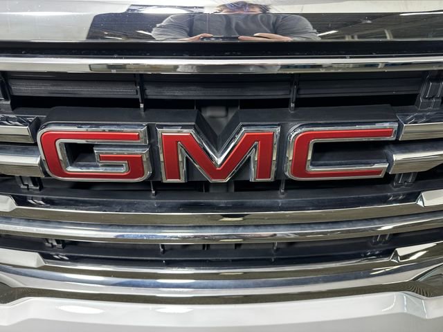 Used 2023 GMC Acadia SLE image 9