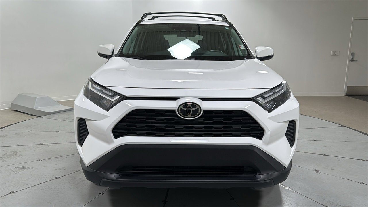 Used 2022 Toyota RAV4 XLE video 2