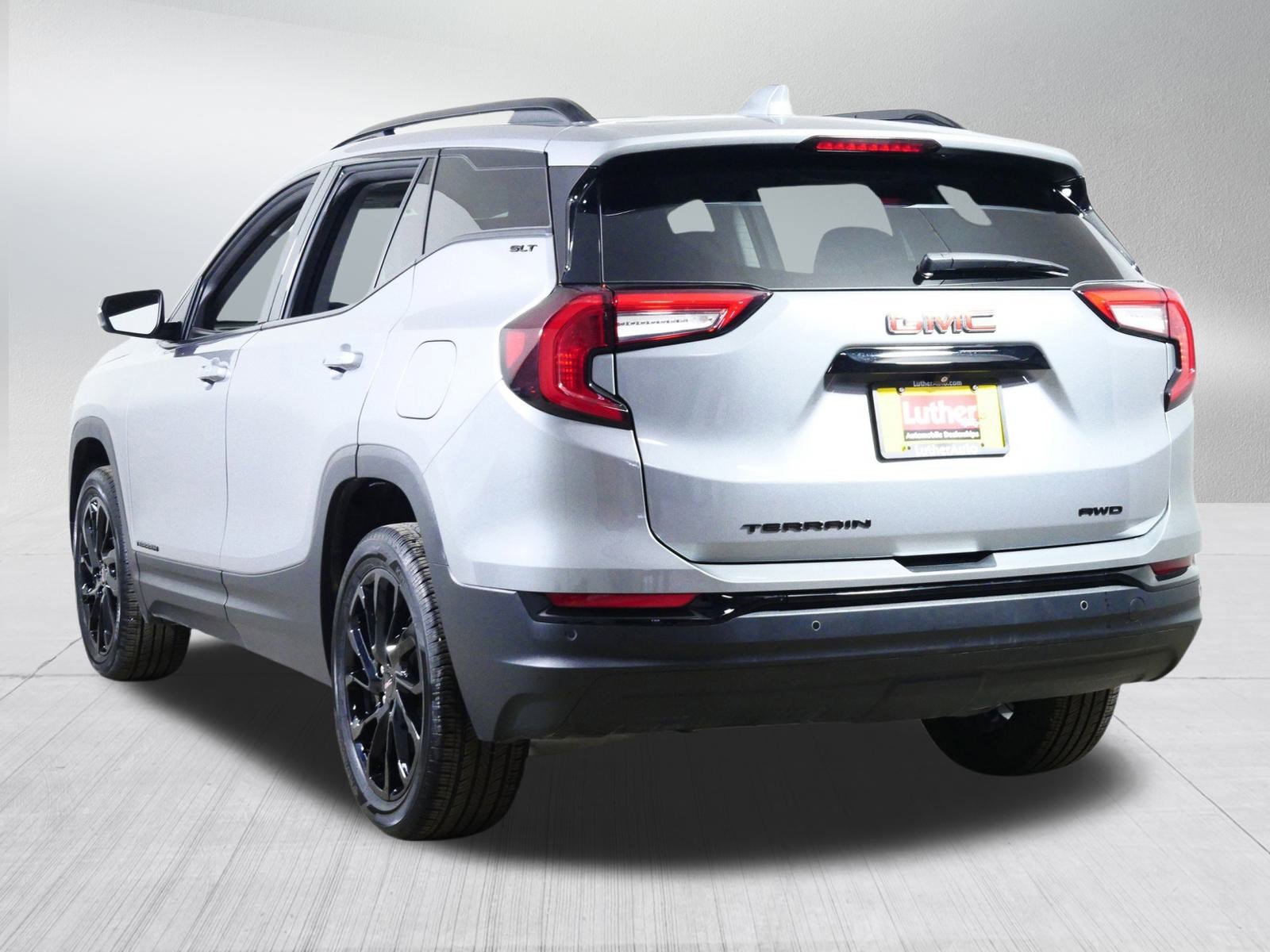 Used 2023 GMC Terrain SLT w/ Elevation Edition image 5