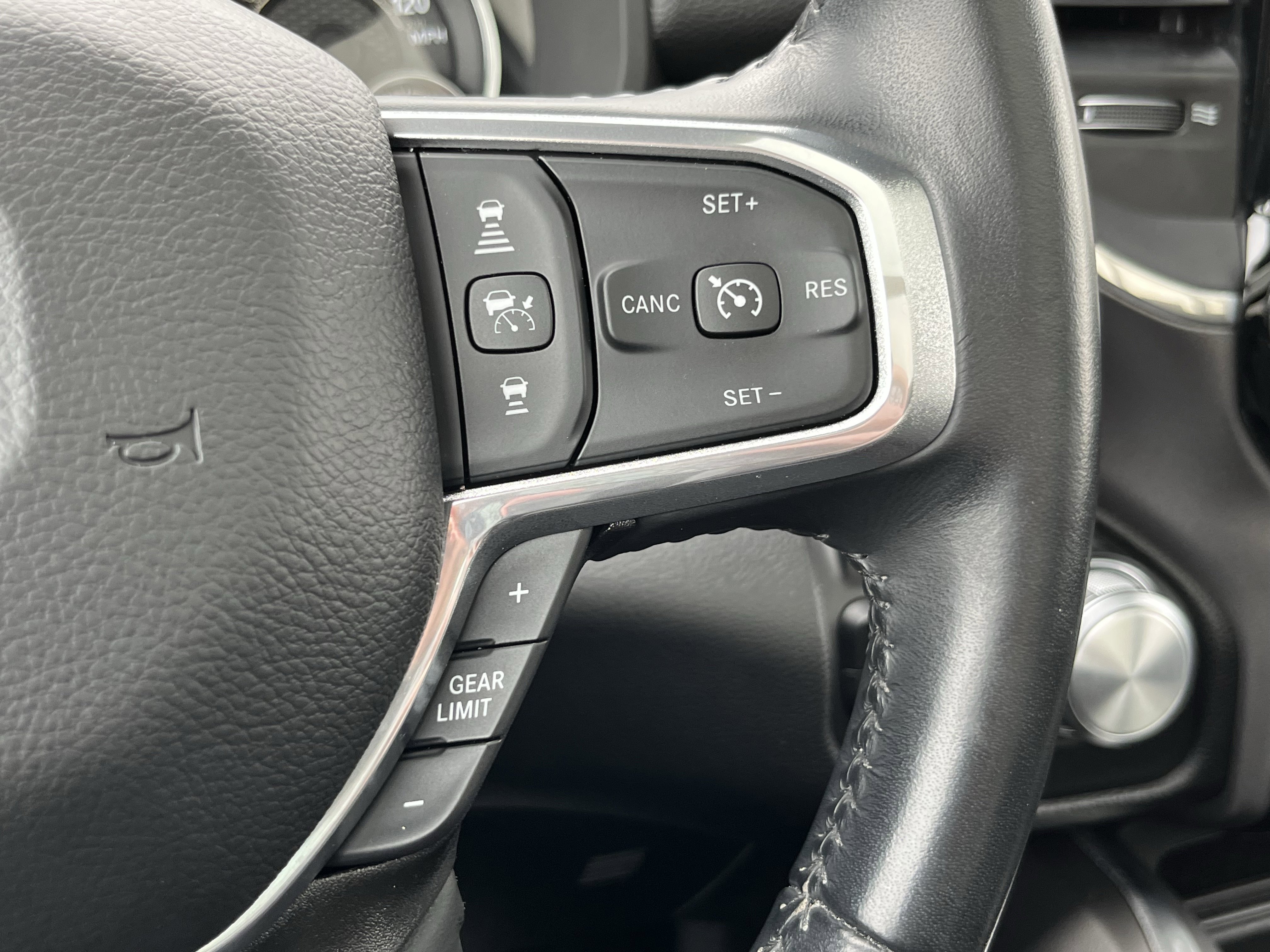 Used 2023 RAM 1500 Laramie image 23