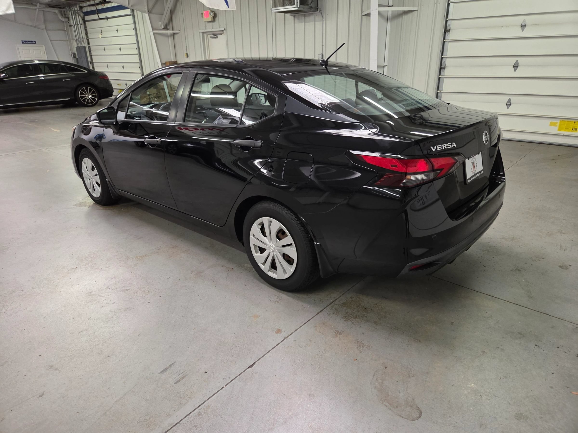 Used 2020 Nissan Versa S FWD image 4