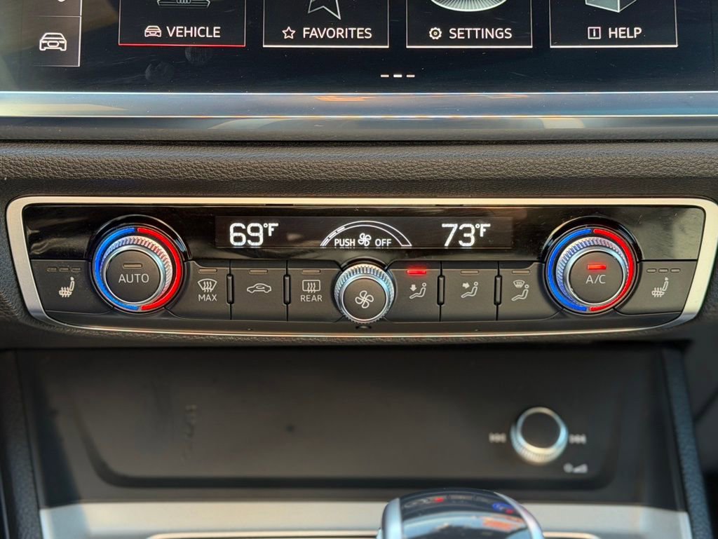 Used 2025 Audi Q3 2.0T Premium image 14