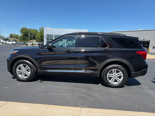 Used 2024 Ford Explorer XLT w/ Equipment Group 202A AWD/4WD image 4