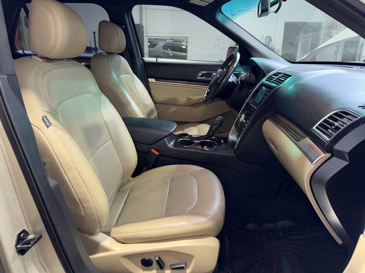 Used 2017 Ford Explorer Limited FWD image 33