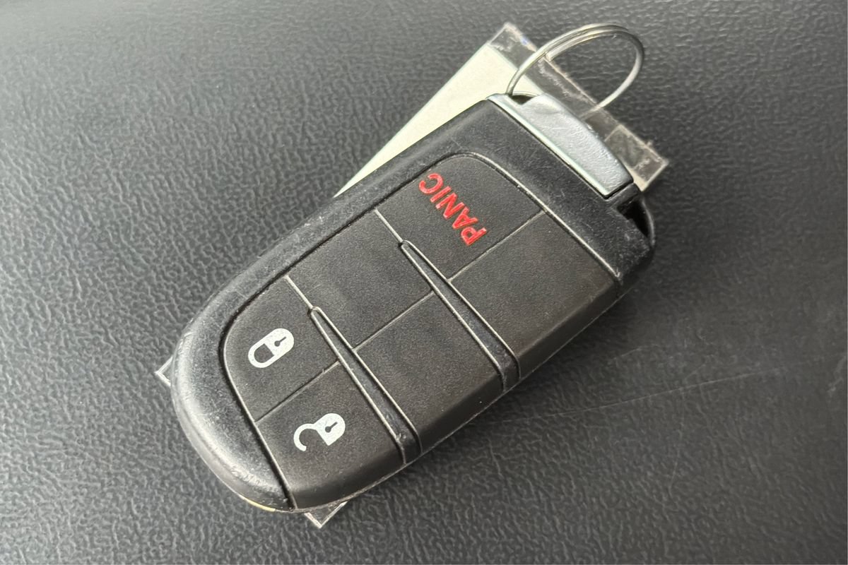 Used 2020 Dodge Journey SE w/ SE Popular Equipment Group FWD image 32